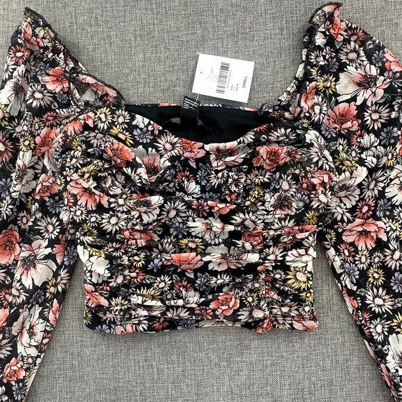 NEW! Forever 21 Ruched  Cropped Top Long Sleeve Puffy Sleeves Small Floral Black - Picture 5 of 14